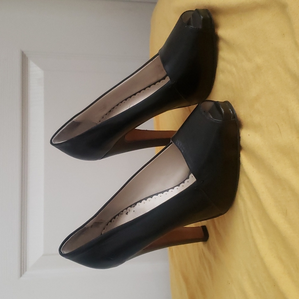 Black peep toes